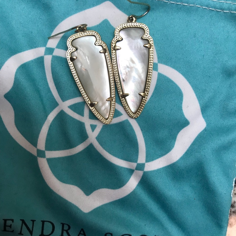 Kendra Scott arrowhead earrings